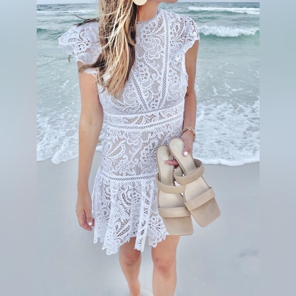 Express Elegant Cocktail Wedding Lace Dress in Off White Ruffle Hem Size XS - Picture 1 of 8